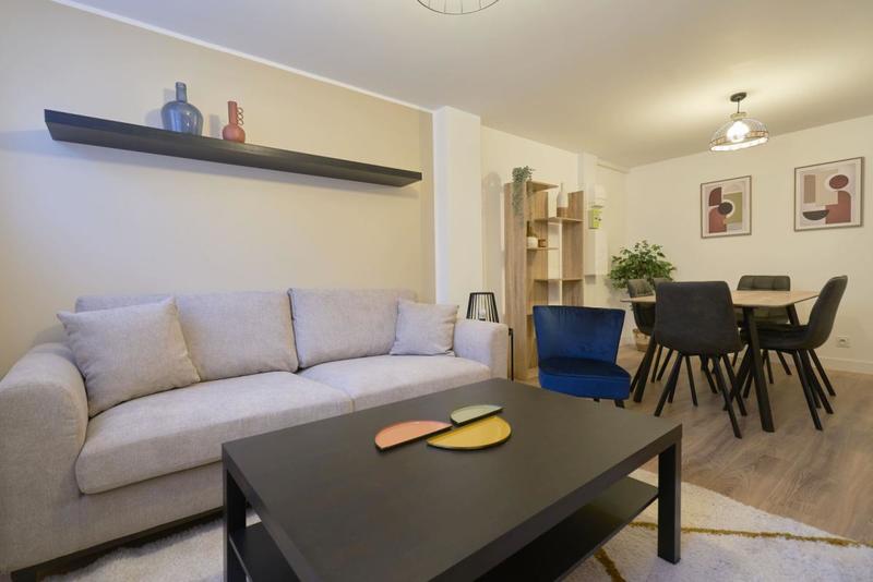 Maison - 94 m² - 6 pièces