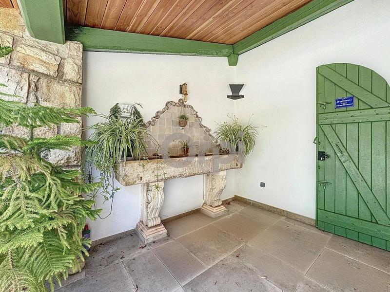 Propriété - 262 m² - 5 pièces