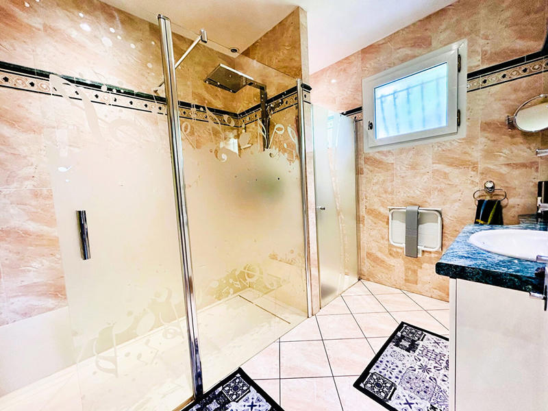 Villa - 195 m² - 8 pièces