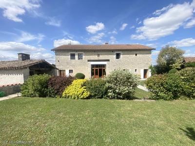 Maison - 252 m² - 5 pièces