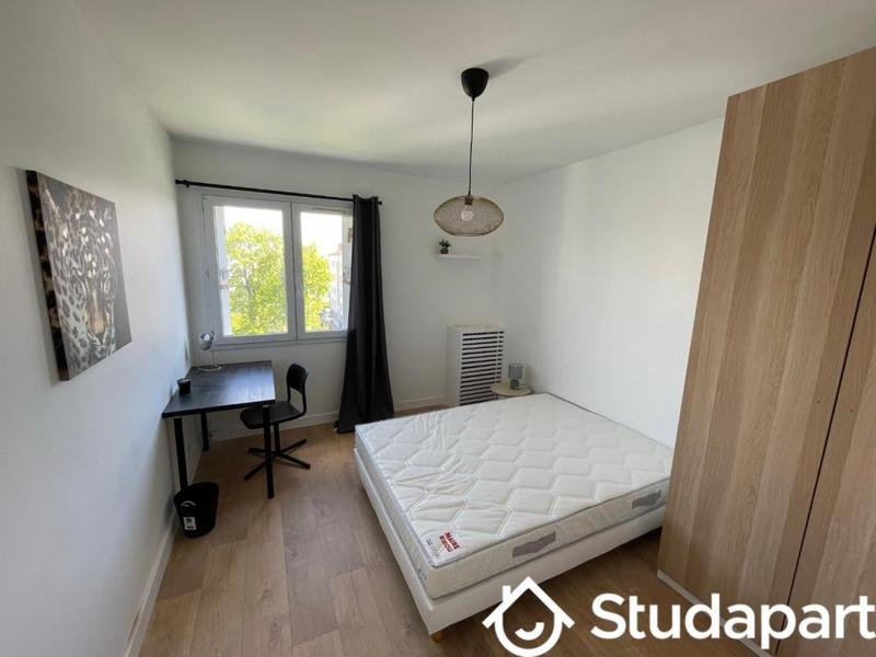 Chambre - 10 m² - 1 pièce