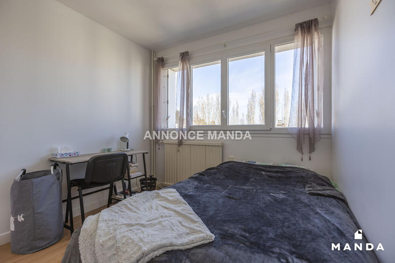 Chambre - 9 m² - 4 pièces