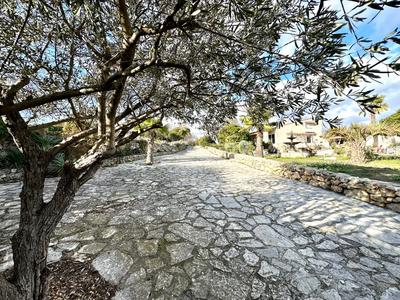 Maison - 300 m² - 4 pièces