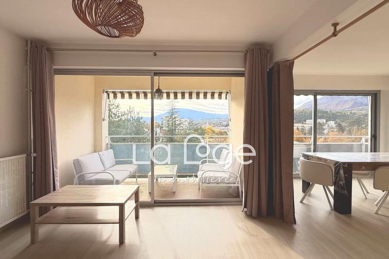 Appartement - 65 m² - 2 pièces