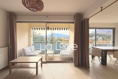 Appartement - 65 m² - 2 pièces