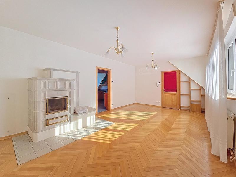 Maison - 227 m² - 8 pièces