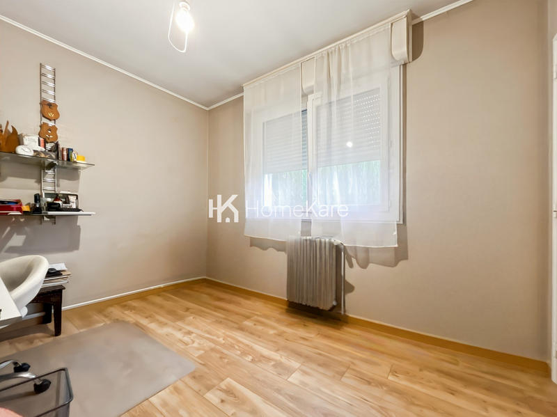 Maison - 180 m² - 6 pièces