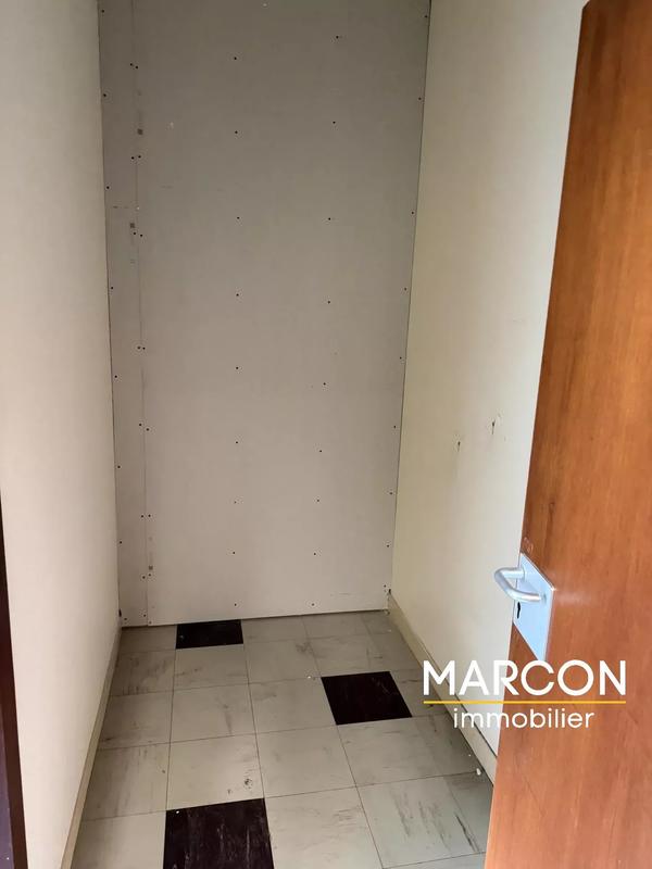 Bureau - 100 m² - 5 pièces