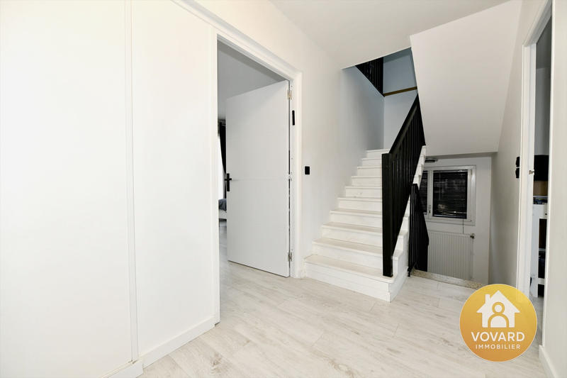 Maison - 156 m² - 9 pièces