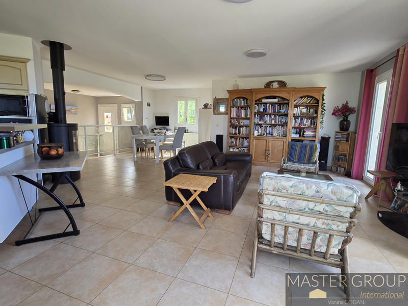 Villa - 217 m² - 5 pièces