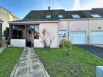 Maison traditionnelle - 100 m² - 5 pièces