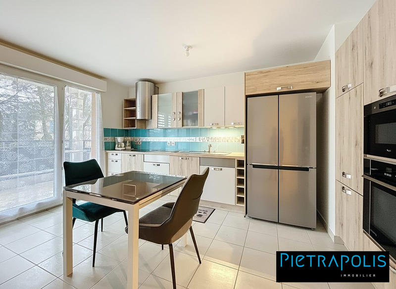 Appartement - 92 m² - 4 pièces