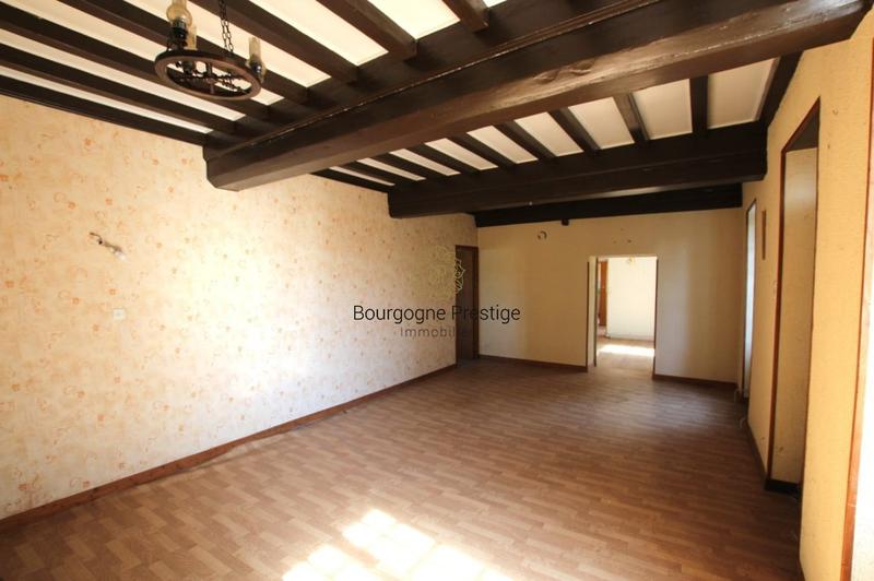 Propriété - 107 m² - 6 pièces