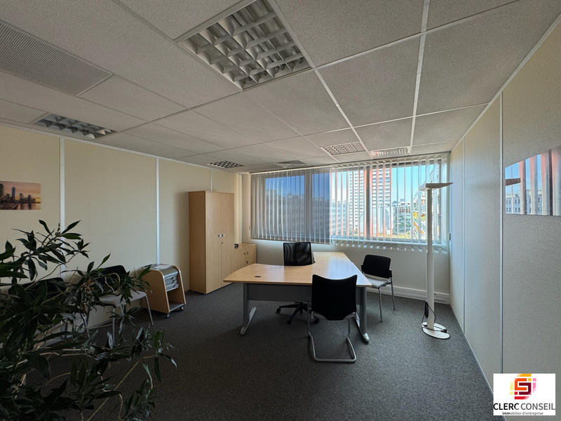 Bureau - 397 m²