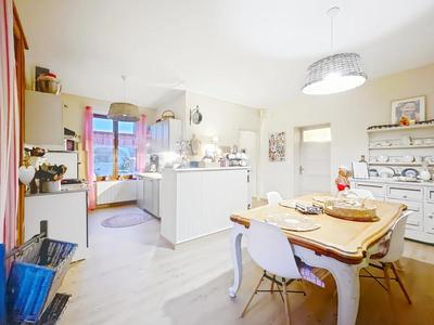 Maison - 330 m² - 9 pièces