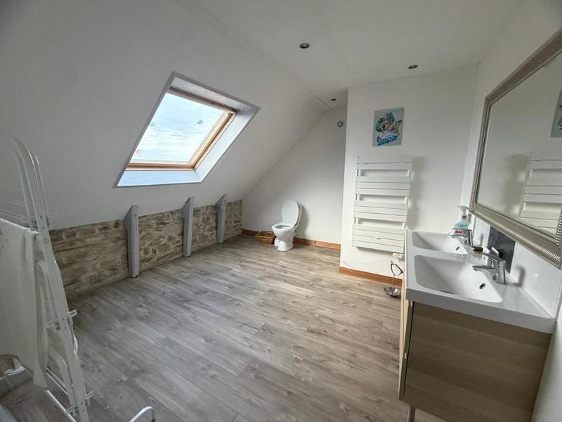 Maison - 220 m² - 9 pièces