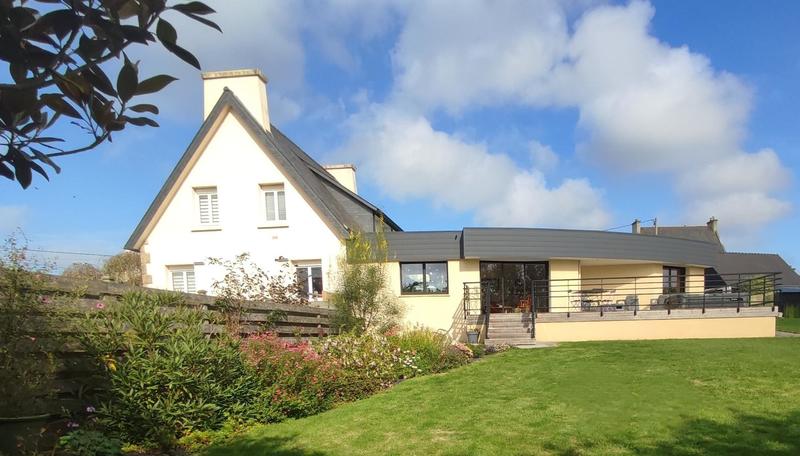 Maison - 242 m² - 8 pièces