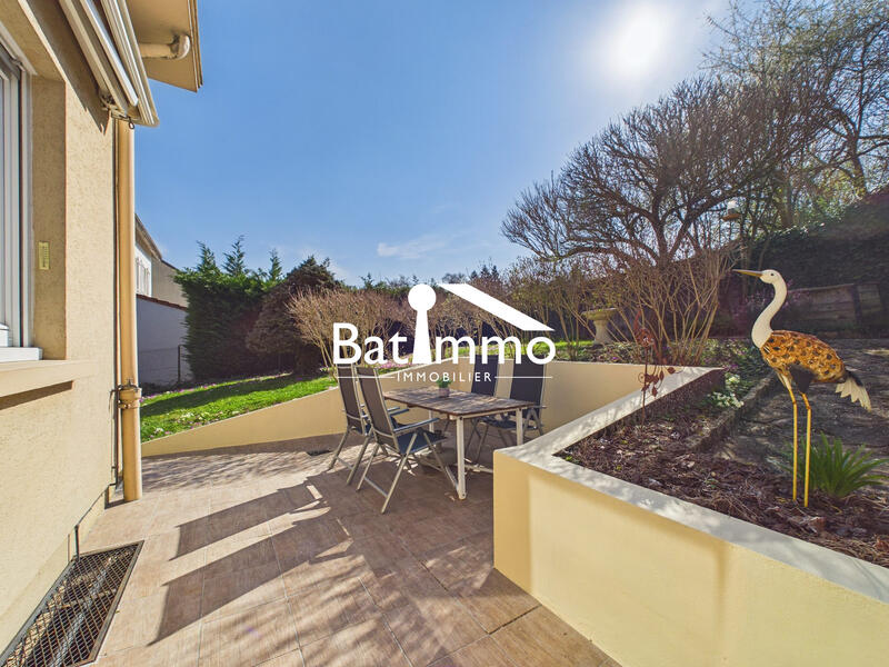 Maison traditionnelle - 90 m² - 5 pièces