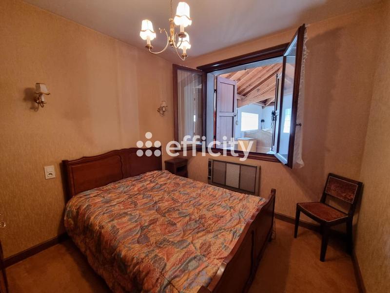 Maison - 350 m² - 15 pièces