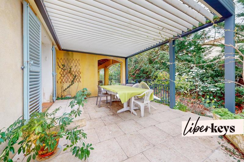 Maison - 186 m² - 6 pièces