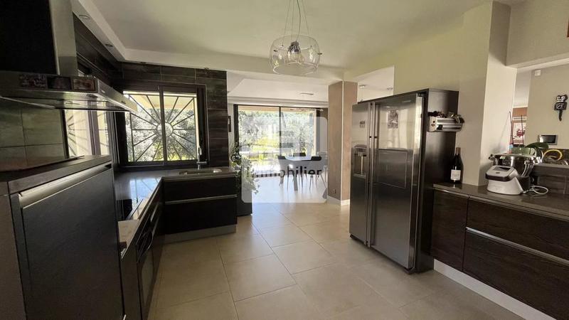 Villa - 258 m² - 8 pièces