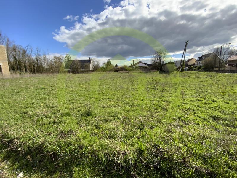 Terrain constructible - 1 069 m²