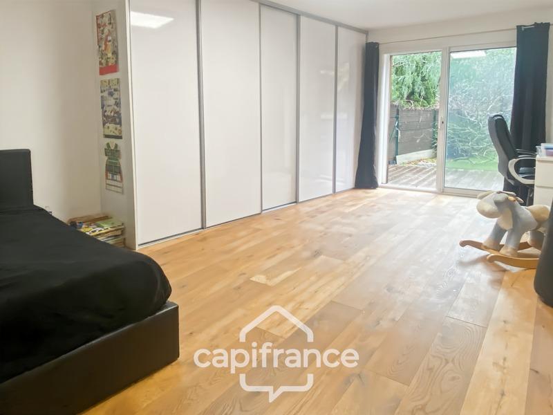 Maison - 220 m² - 8 pièces