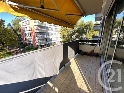 Appartement - 82 m² - 4 pièces