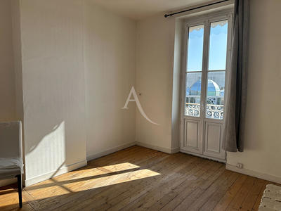 Maison - 121 m² - 8 pièces