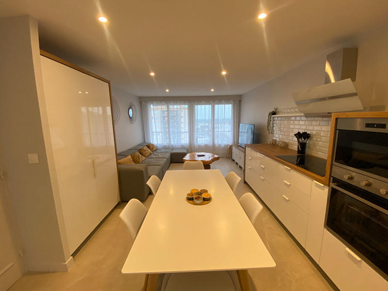 Chambre - 93 m² - 4 pièces