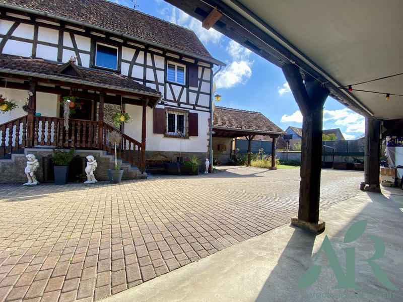 Maison traditionnelle - 192 m² - 7 pièces