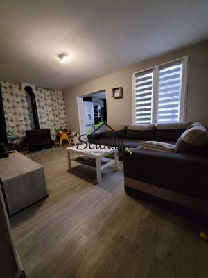 Maison - 98 m² - 8 pièces