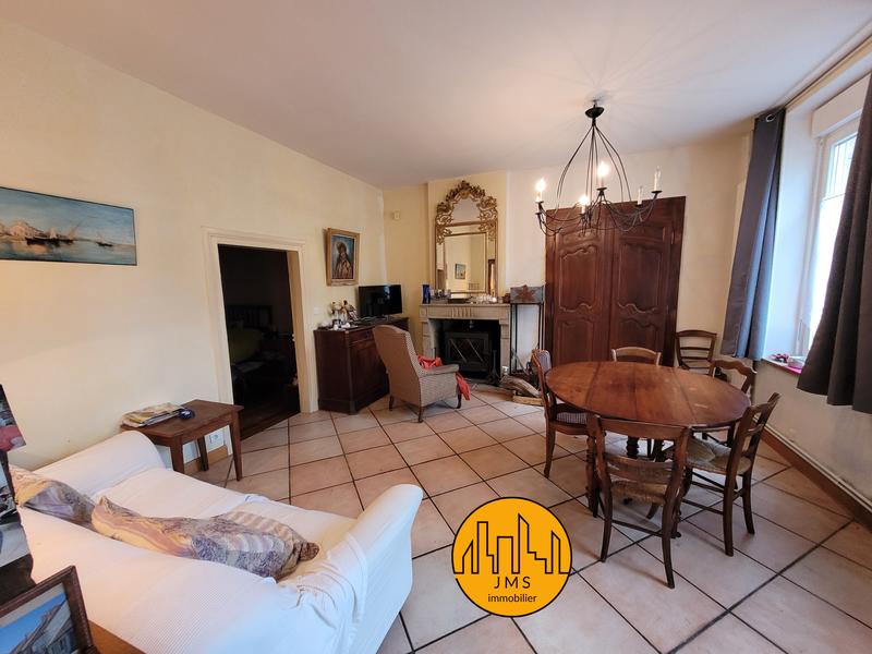 Maison - 275 m² - 11 pièces