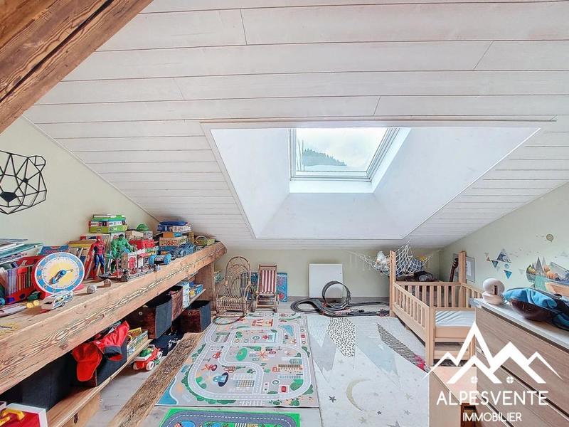 Appartement - 90 m² - 4 pièces