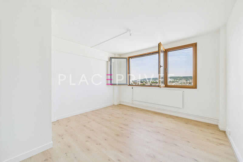 Appartement - 99 m² - 4 pièces