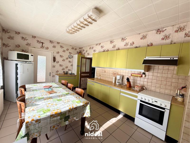 Maison - 156 m² - 8 pièces