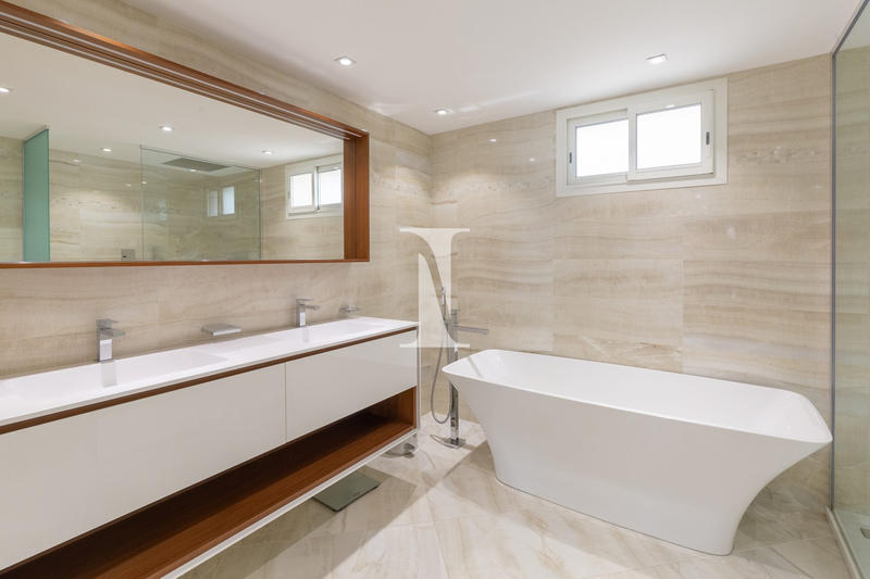 Appartement - 213 m² - 5 pièces