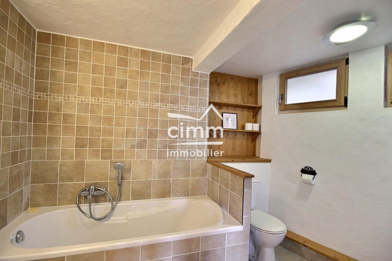 Châlet - 239 m² - 7 pièces