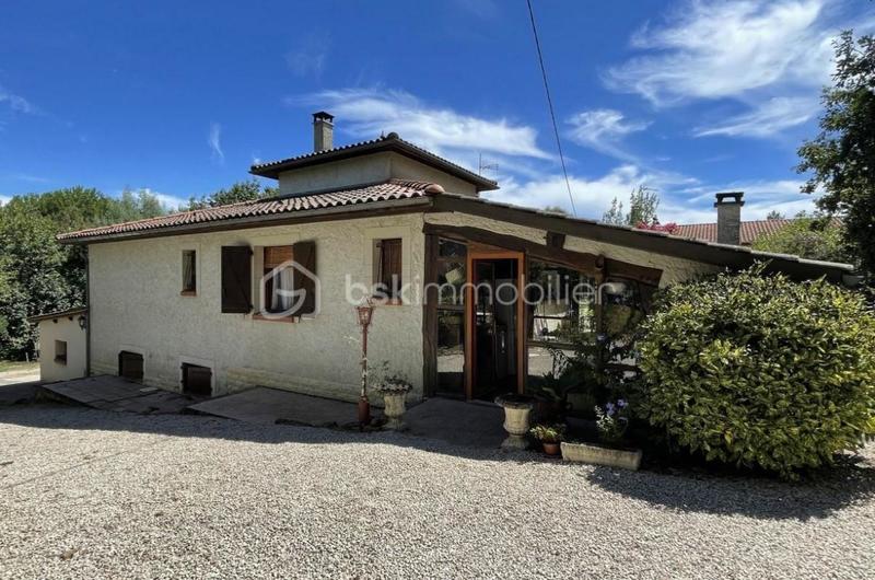 Villa - 180 m² - 8 pièces