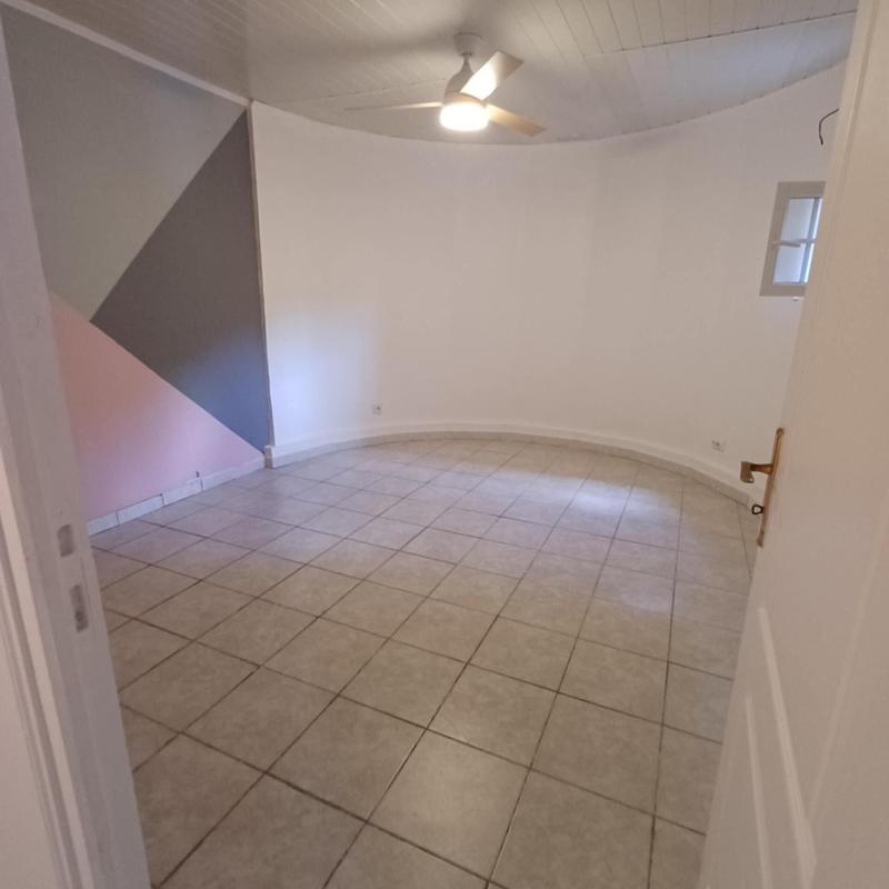 Maison - 250 m² - 8 pièces