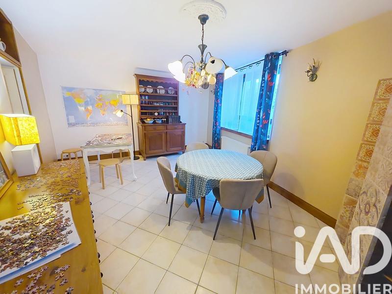 Maison - 229 m² - 9 pièces