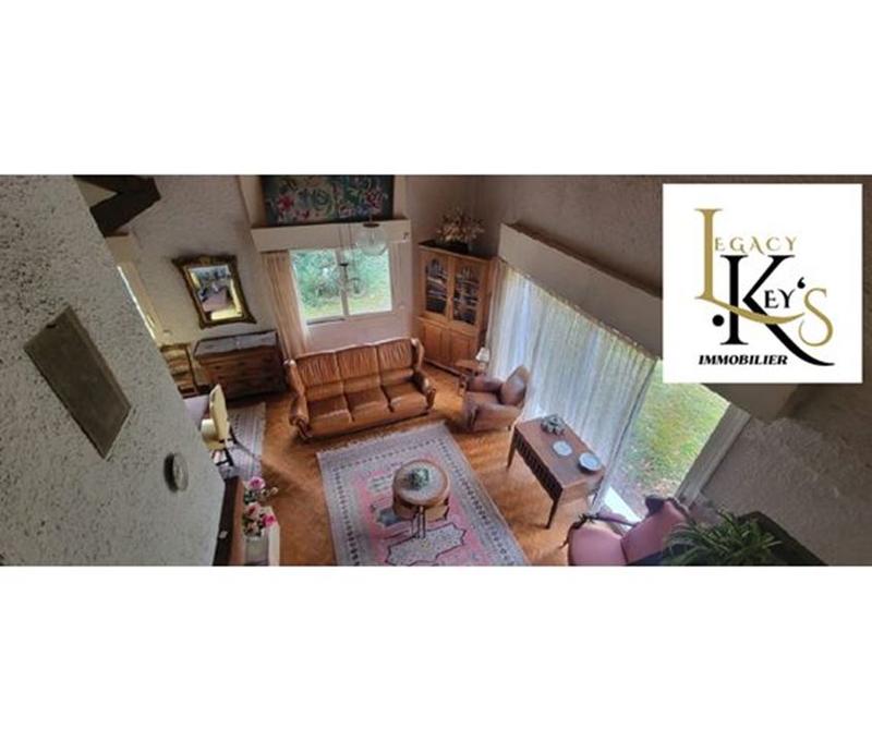 Maison traditionnelle - 186 m² - 8 pièces