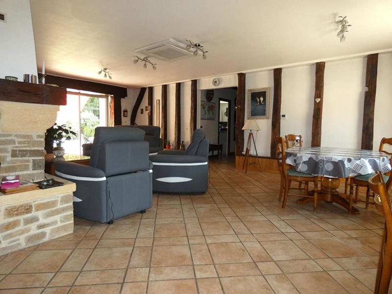 Maison - 288 m² - 11 pièces