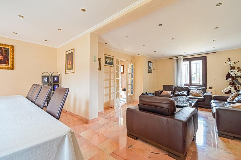 Maison contemporaine - 240 m² - 7 pièces