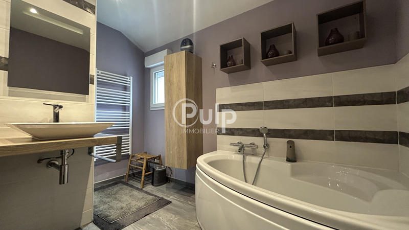 Maison - 142 m² - 7 pièces