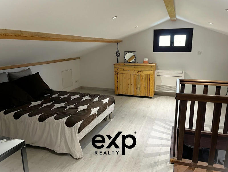 Maison - 235 m² - 9 pièces