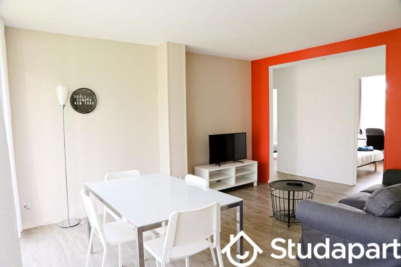 Chambre - 12 m² - 1 pièce