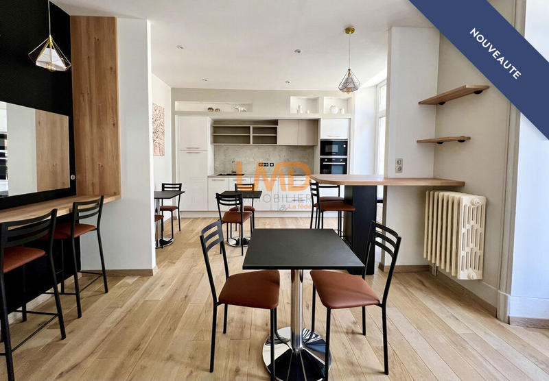 Hôtel particulier - 195 m² - 15 pièces