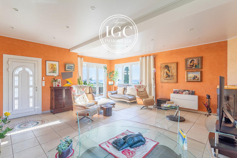 Maison - 180 m² - 5 pièces