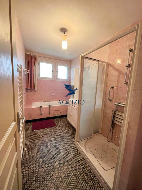 Maison traditionnelle - 120 m² - 6 pièces